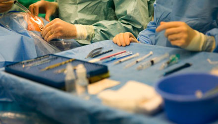Cirurgia de cristal·lí transparent amb implant de lent intraocular (EDOF, trifocal o monofocal en monovisió